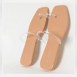 Summi Toe Loop Clear Sandals NWT
